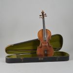 645038 Violin with bow